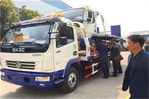 金城江区汽车道路救援拖车价格